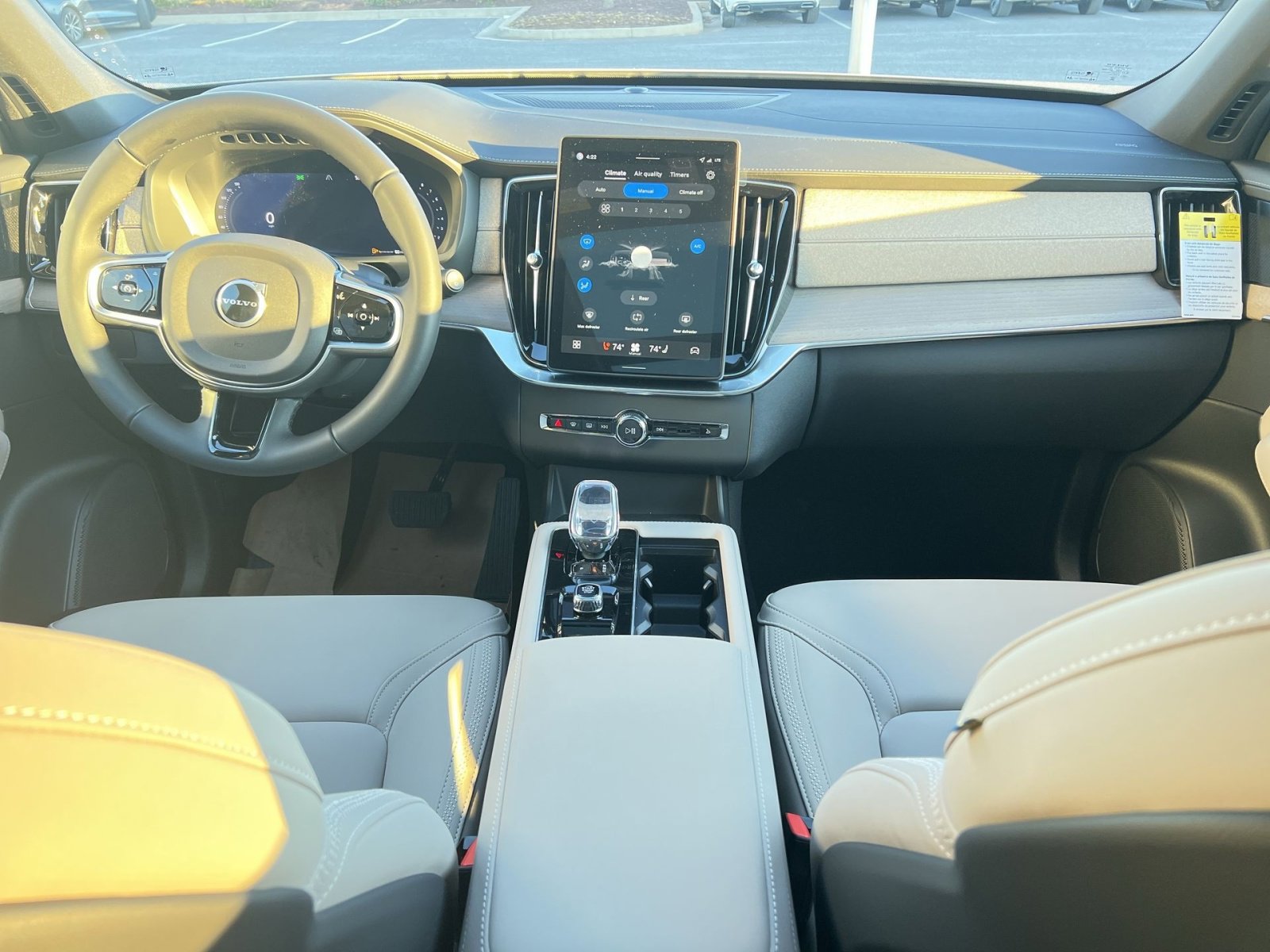 New 2026 Volvo XC90 B6 Plus w/ Protection Package Premier image 23