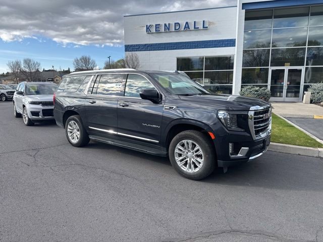 Used 2023 GMC Yukon XL SLT image 1