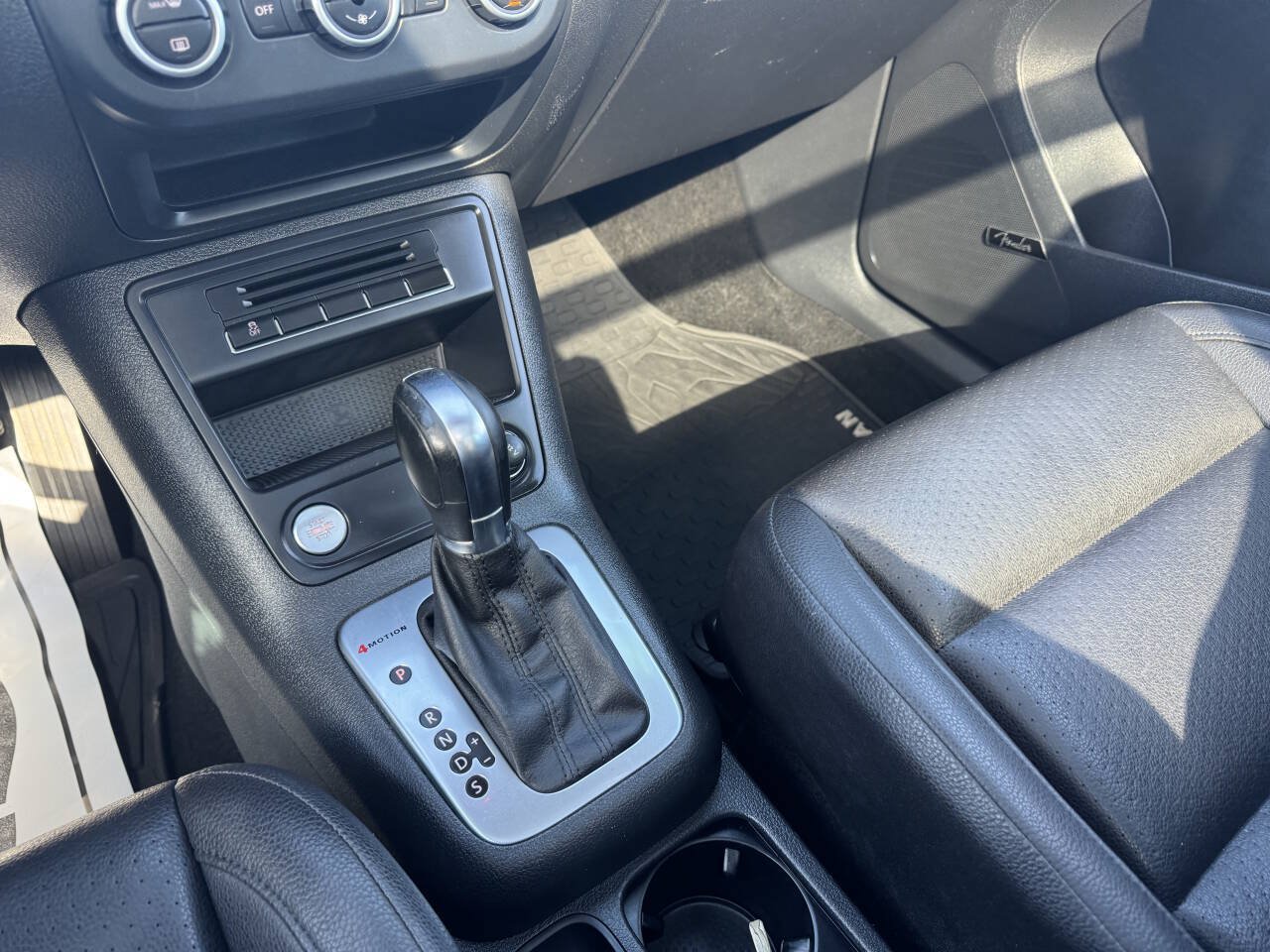 Used 2014 Volkswagen Tiguan SEL AWD/4WD image 24