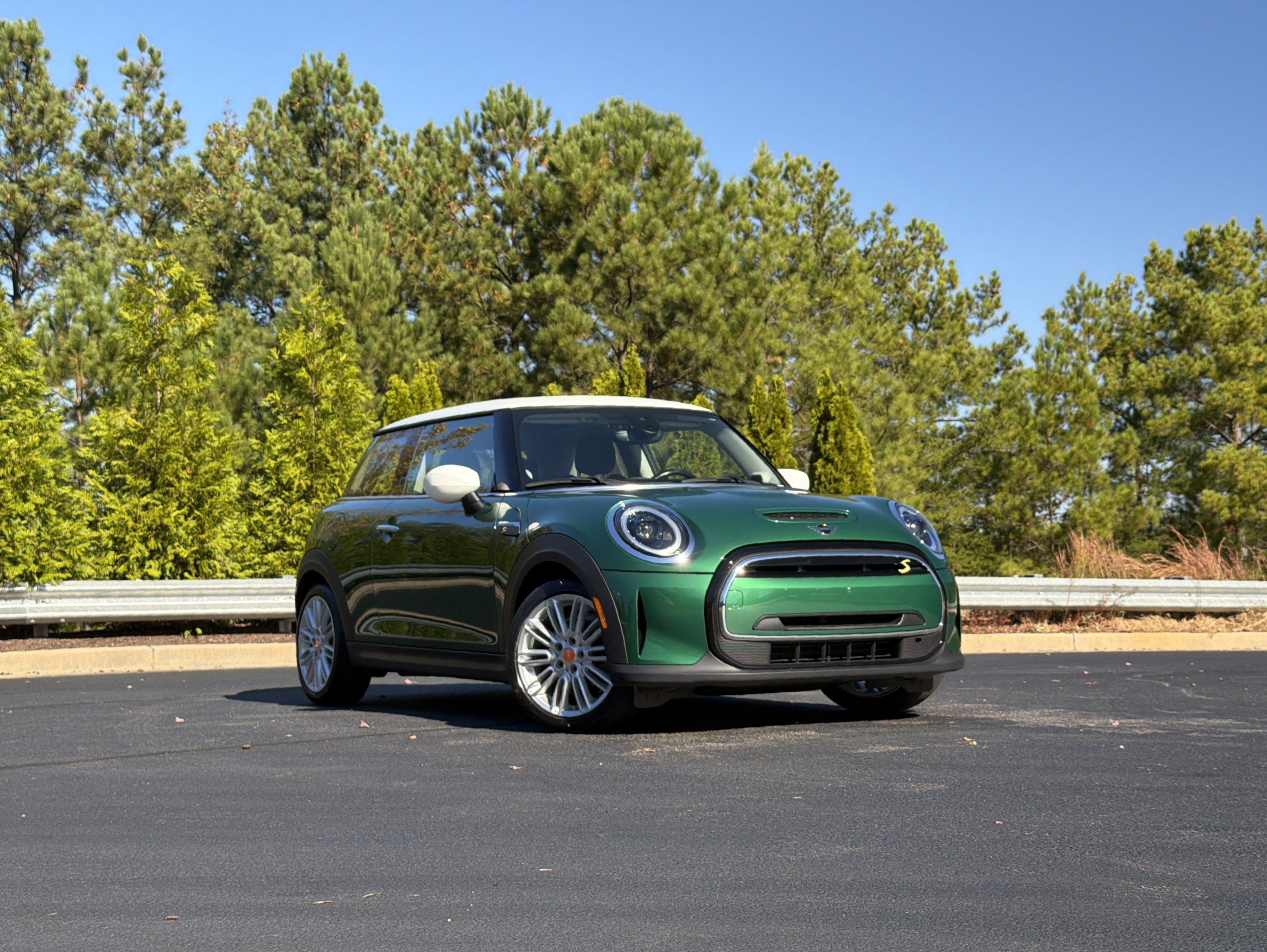 Used 2024 MINI Cooper SE FWD image 2