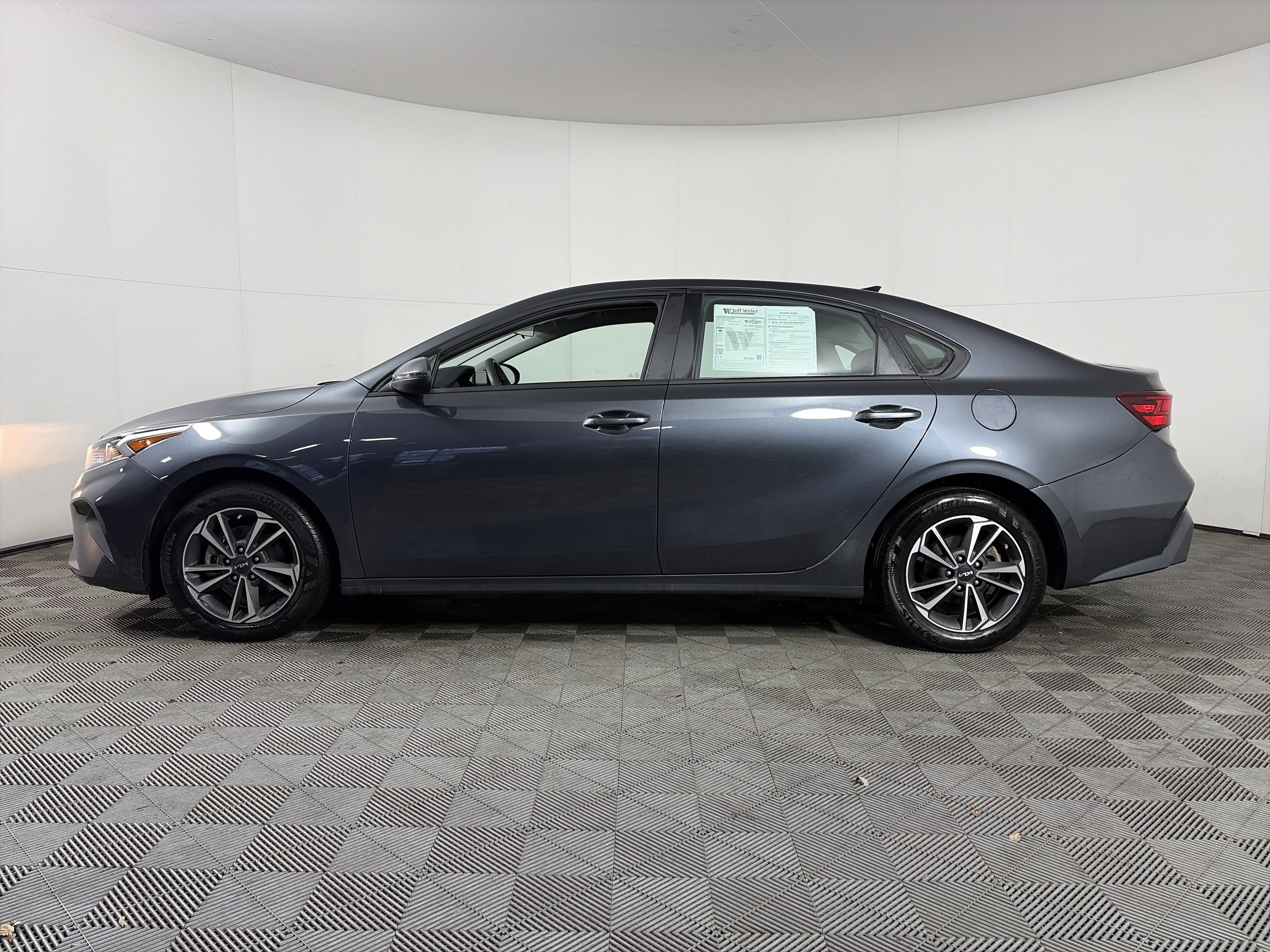 Used 2024 Kia Forte LXS w/ LXS Technology Package image 11