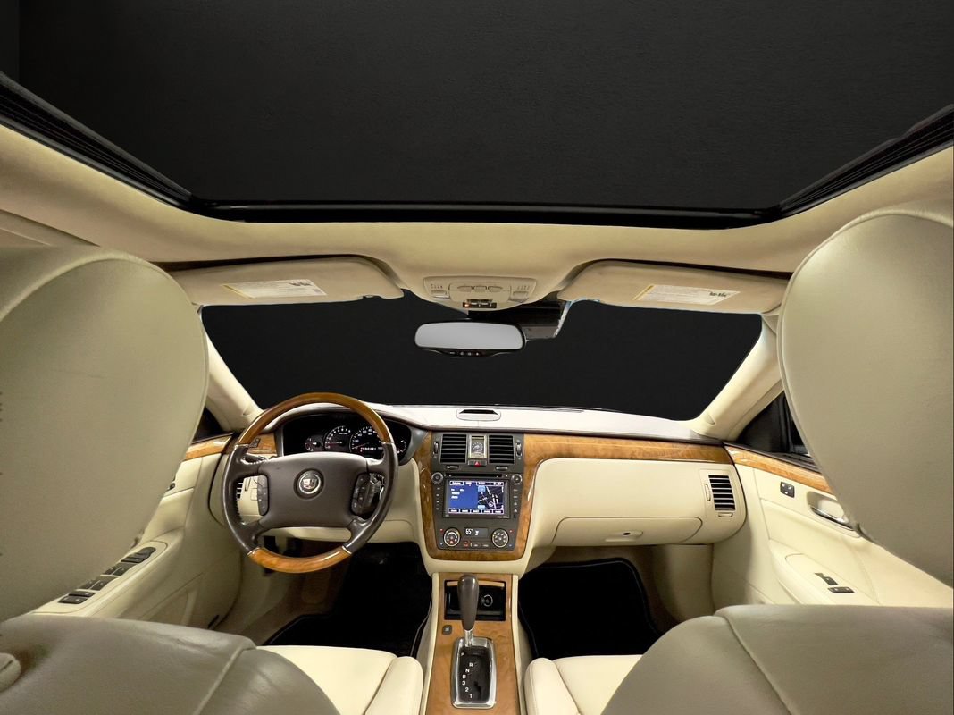 Used 2011 Cadillac DTS Platinum FWD image 19
