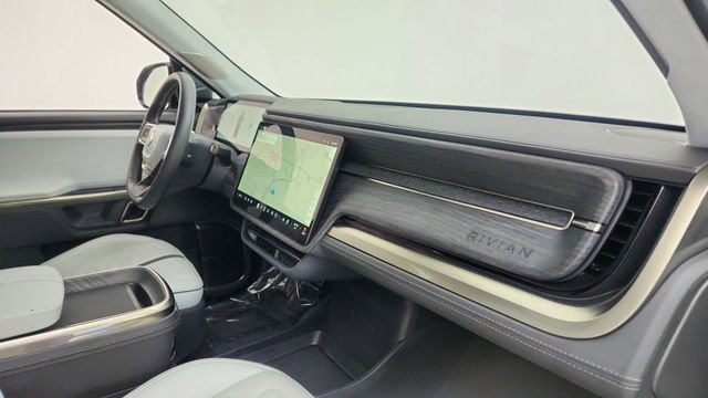 Used 2023 Rivian R1T Adventure image 21