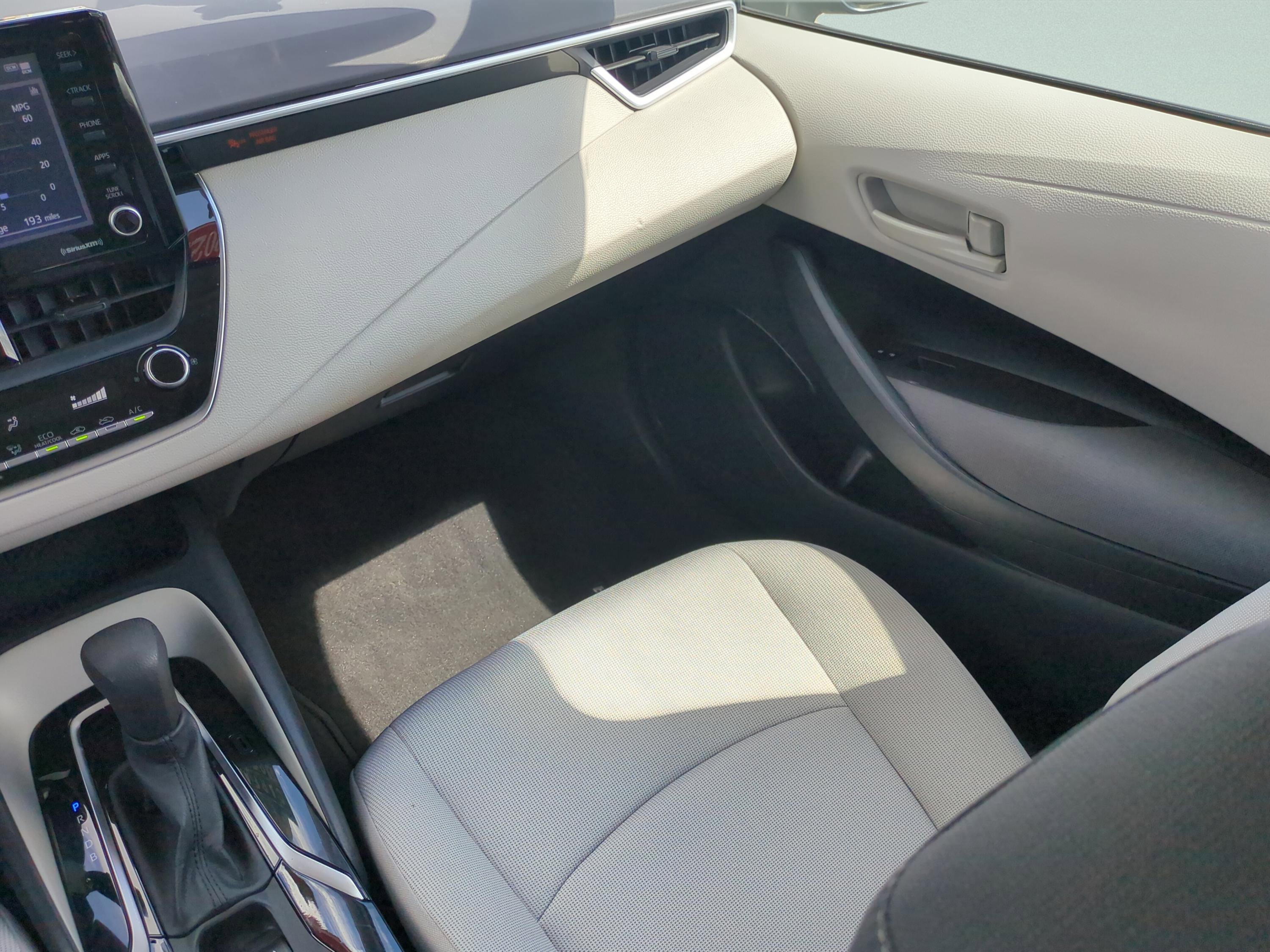 Used 2022 Toyota Corolla LE image 15