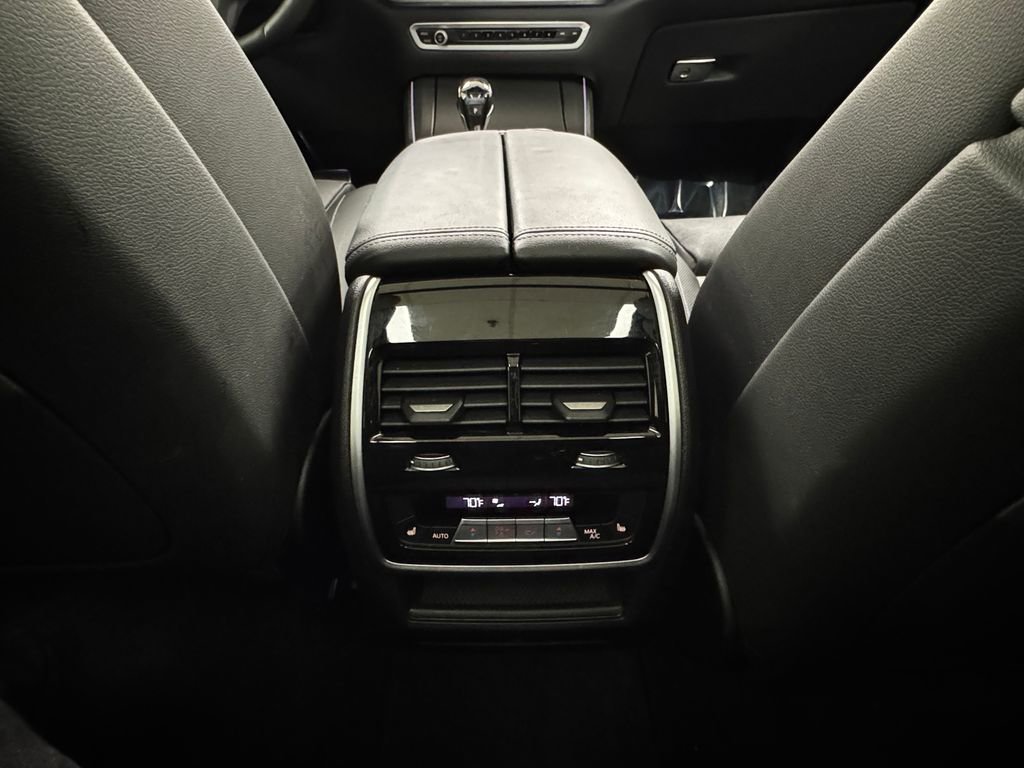 Used 2021 BMW X5 M50i image 28