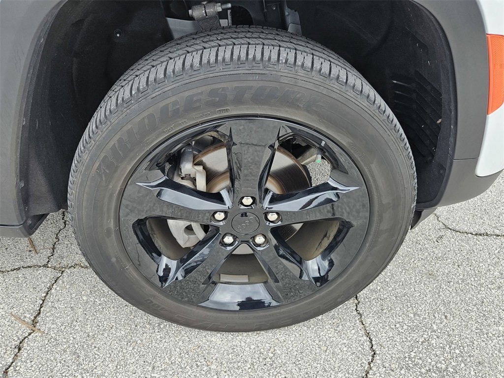 Used 2024 Jeep Grand Cherokee Altitude image 38