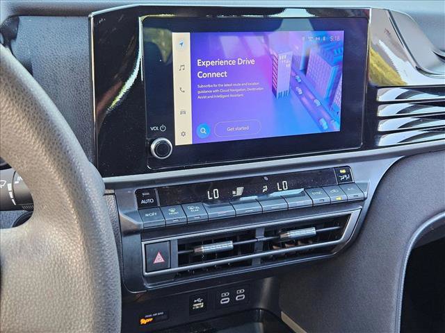 Used 2025 Toyota Camry LE image 12