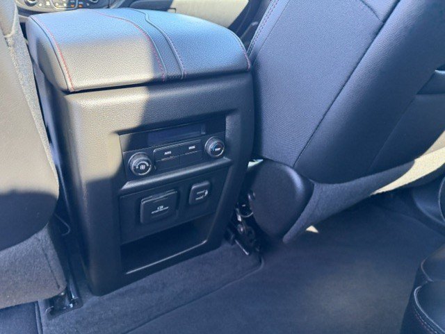 Used 2023 Chevrolet Traverse RS AWD/4WD image 32