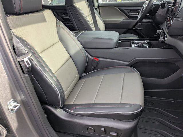 New 2026 Chevrolet Silverado EV Trail Boss w/ Premium Package image 29