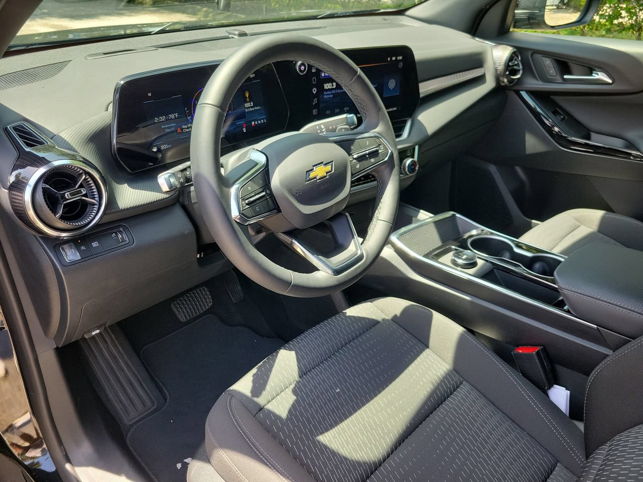 Used 2026 Chevrolet Equinox LT FWD image 14