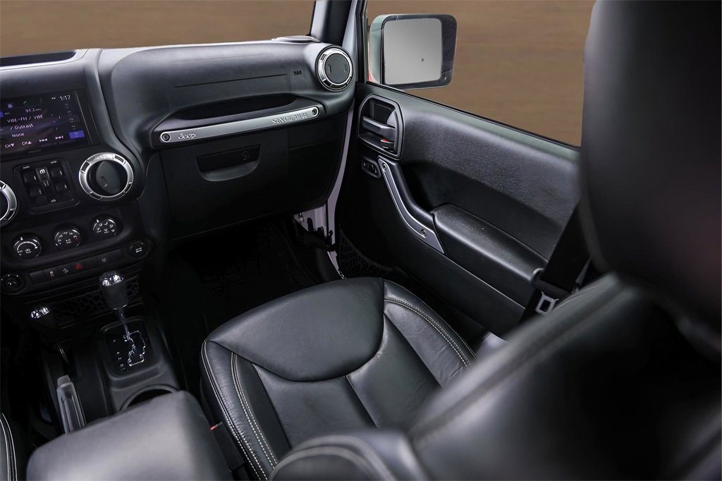 Used 2016 Jeep Wrangler Unlimited Sahara w/ Connectivity Group image 24