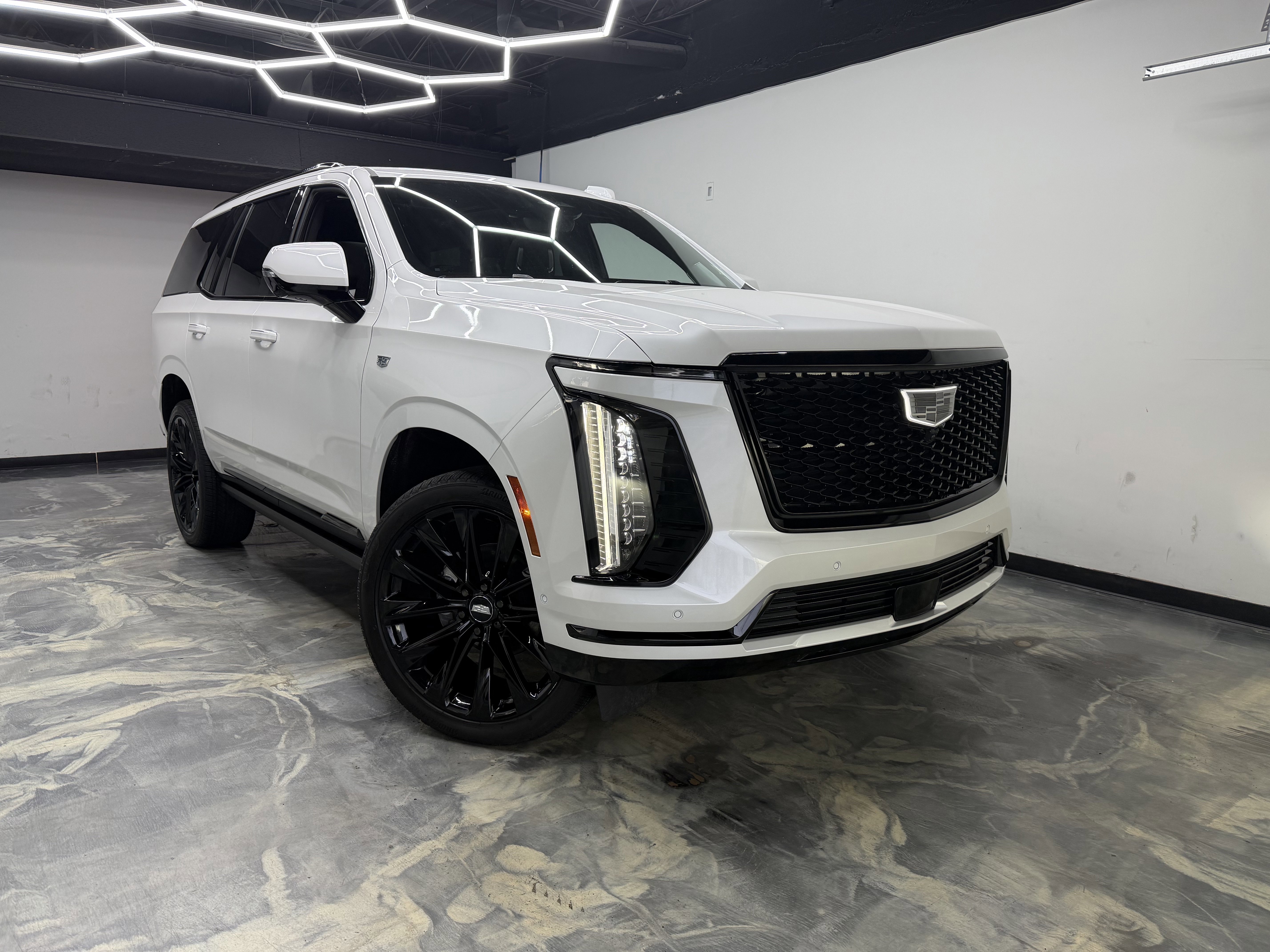 Used 2025 Cadillac Escalade Sport Platinum w/ LPO, ONYX Package image 7