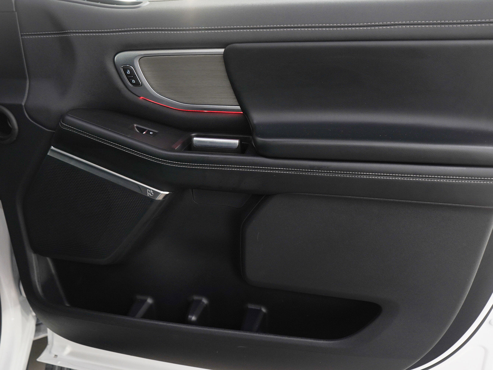 Used 2025 Ford Expedition Max Platinum image 9