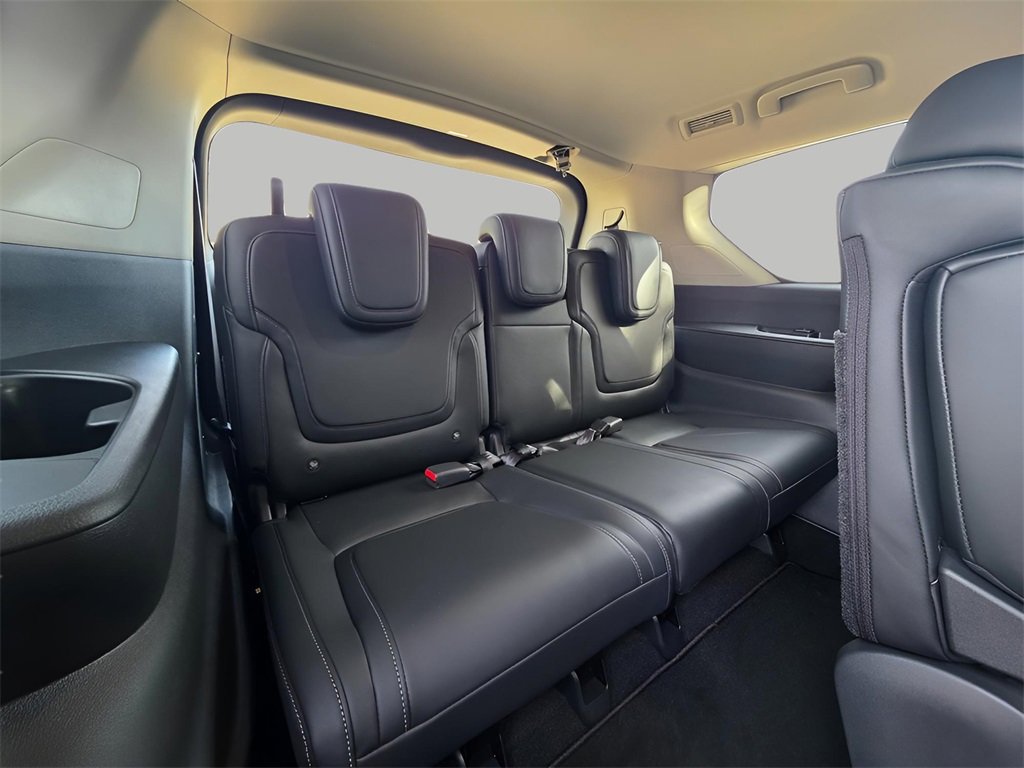 New 2026 Nissan Armada SV image 9