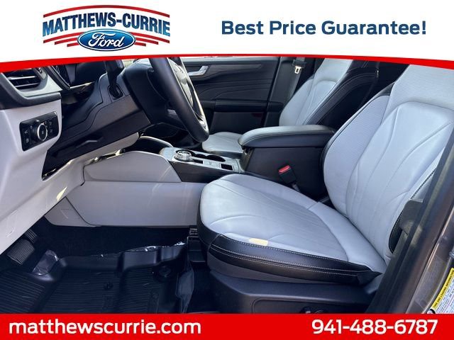 Certified 2025 Ford Escape Platinum w/ Premium Technology Package image 9