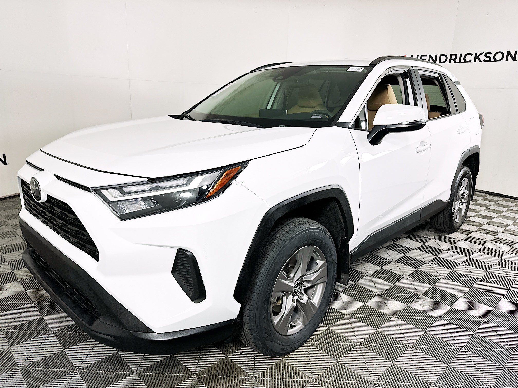Used 2024 Toyota RAV4 XLE FWD image 7