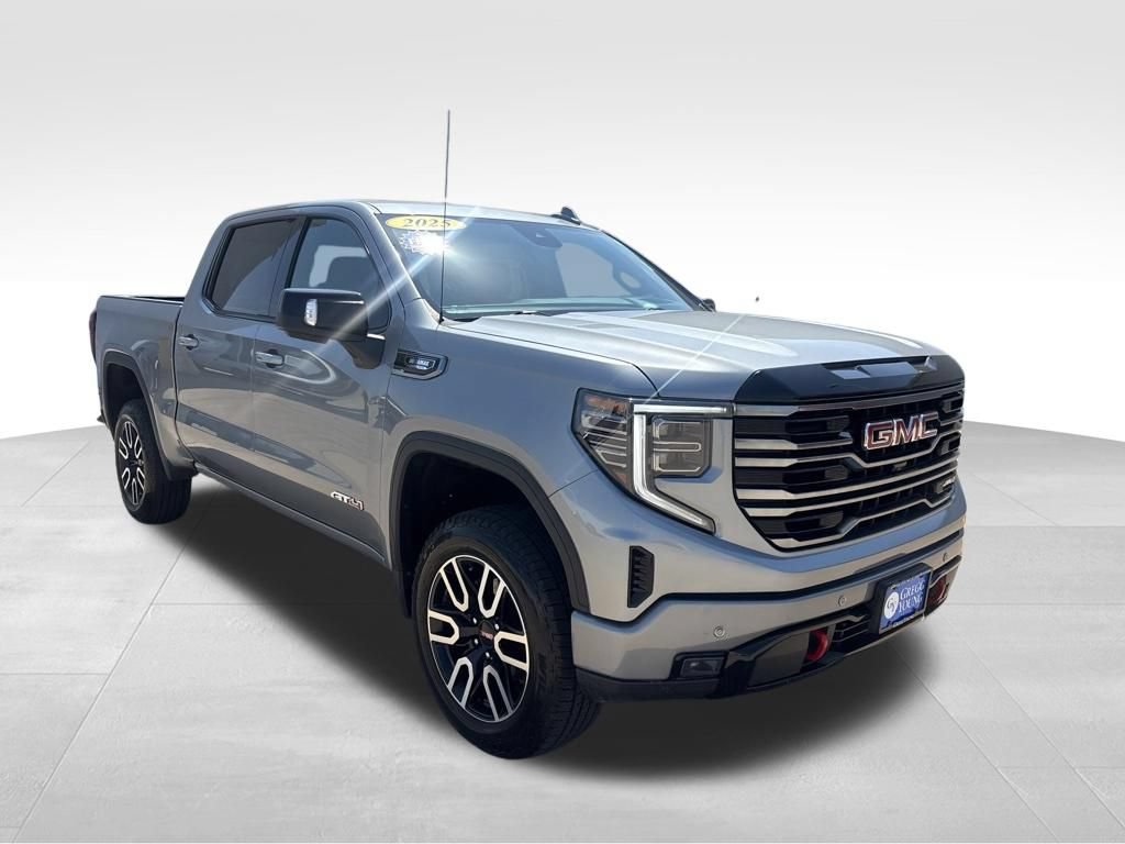 Used 2025 GMC Sierra 1500 AT4 w/ Technology Package AWD/4WD image 5