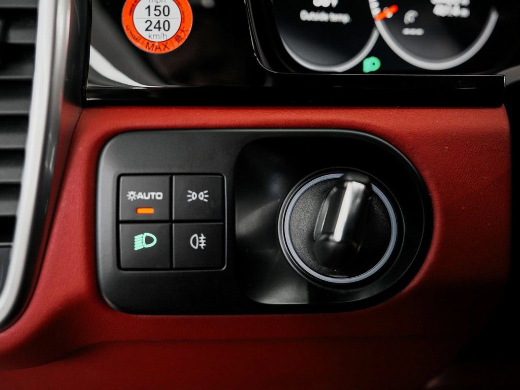 Used 2023 Porsche Cayenne image 27