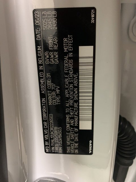 Certified 2024 Volvo XC40 B5 Core image 11