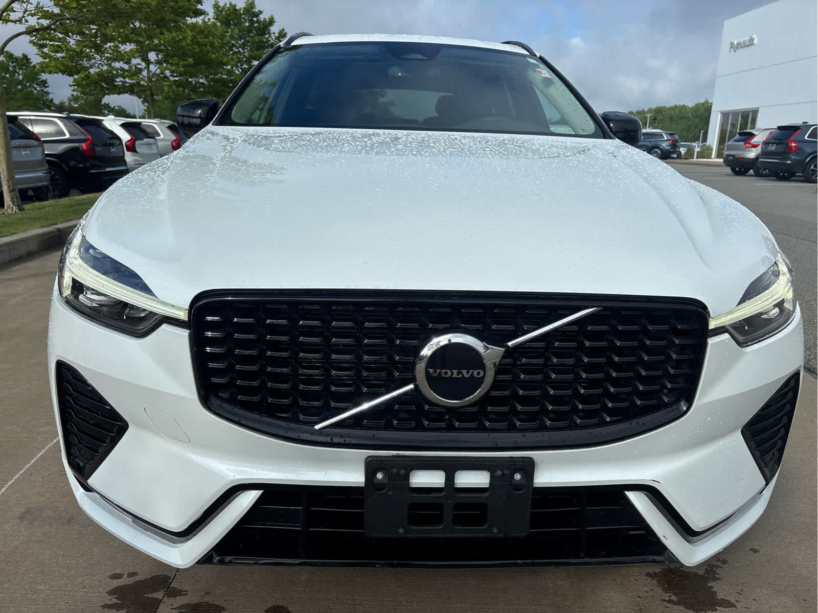 Used 2024 Volvo XC60 B5 Core AWD/4WD image 4