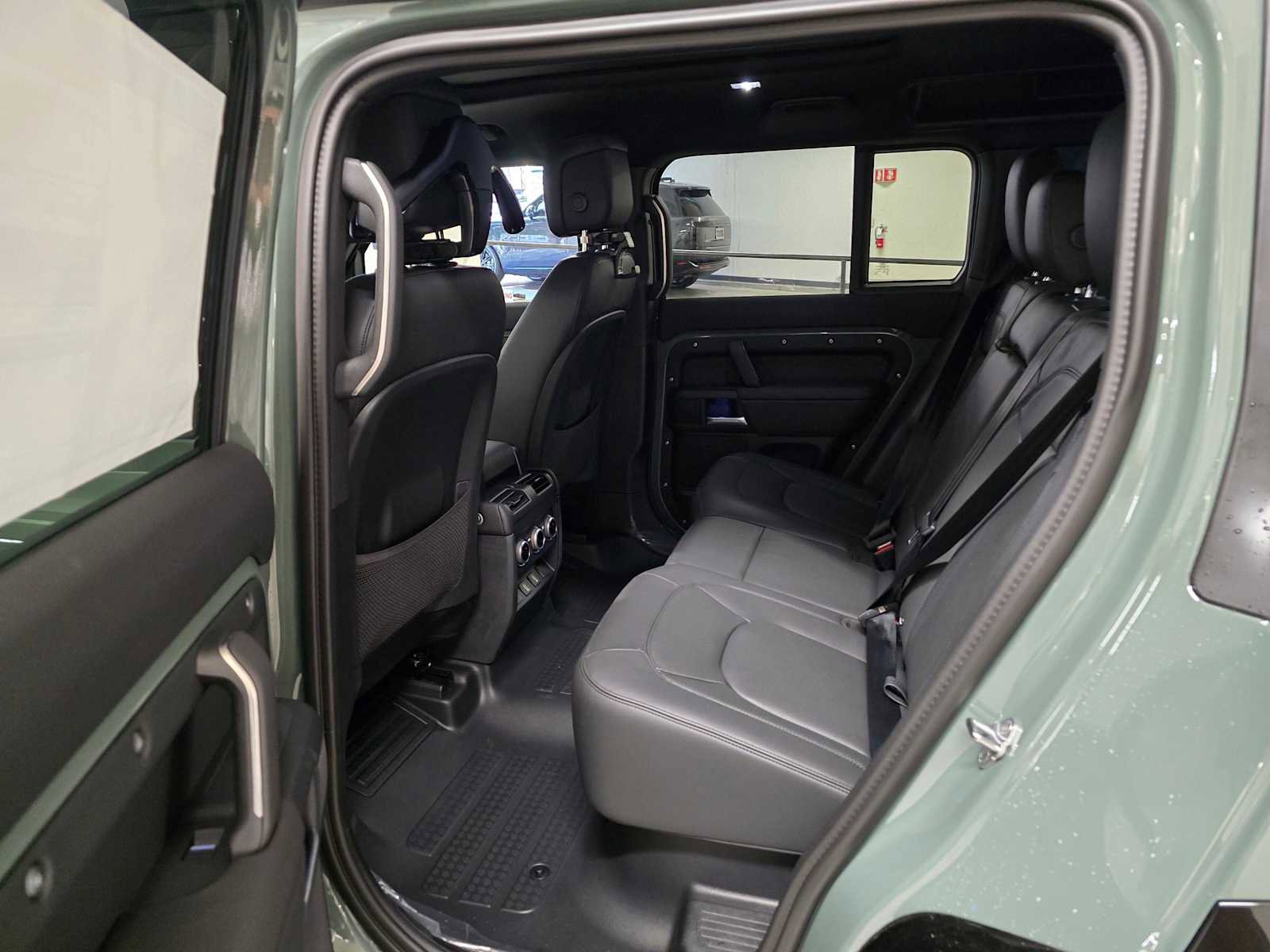 New 2026 Land Rover Defender 110 Trophy Edition AWD/4WD image 20