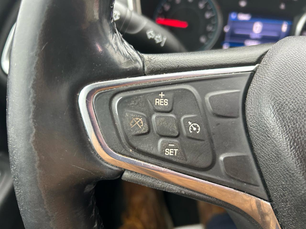 Used 2019 Chevrolet Equinox LT image 18