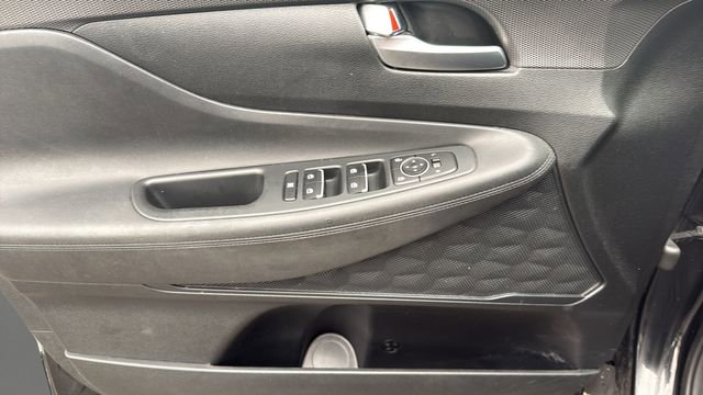 Used 2020 Hyundai Santa Fe SE image 12