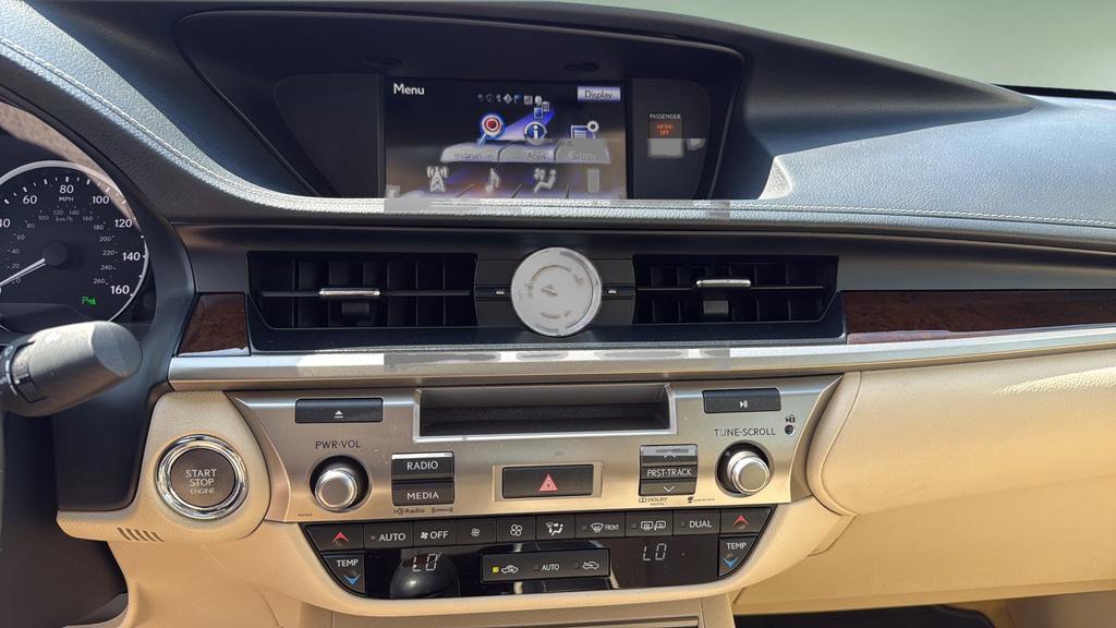Used 2014 Lexus ES 350 w/ Luxury Package FWD image 25