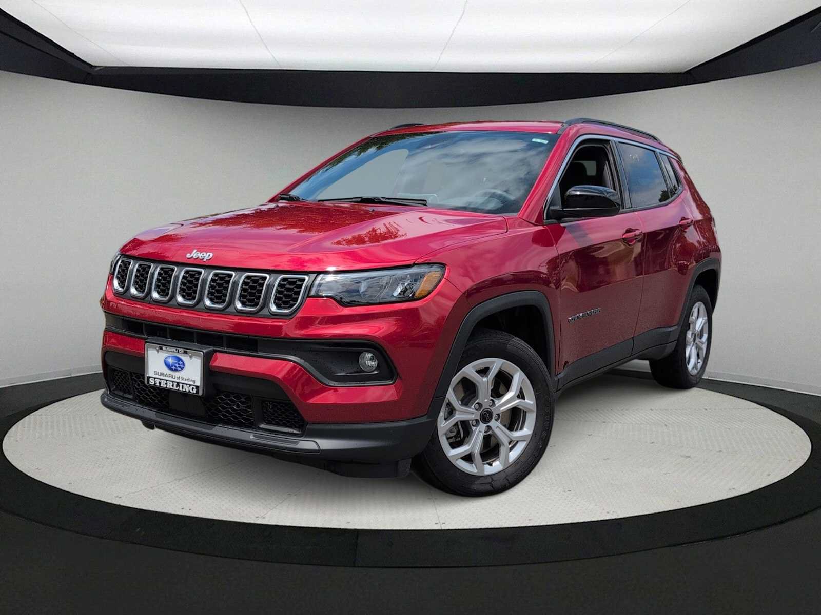 Used 2025 Jeep Compass Latitude AWD/4WD image 1