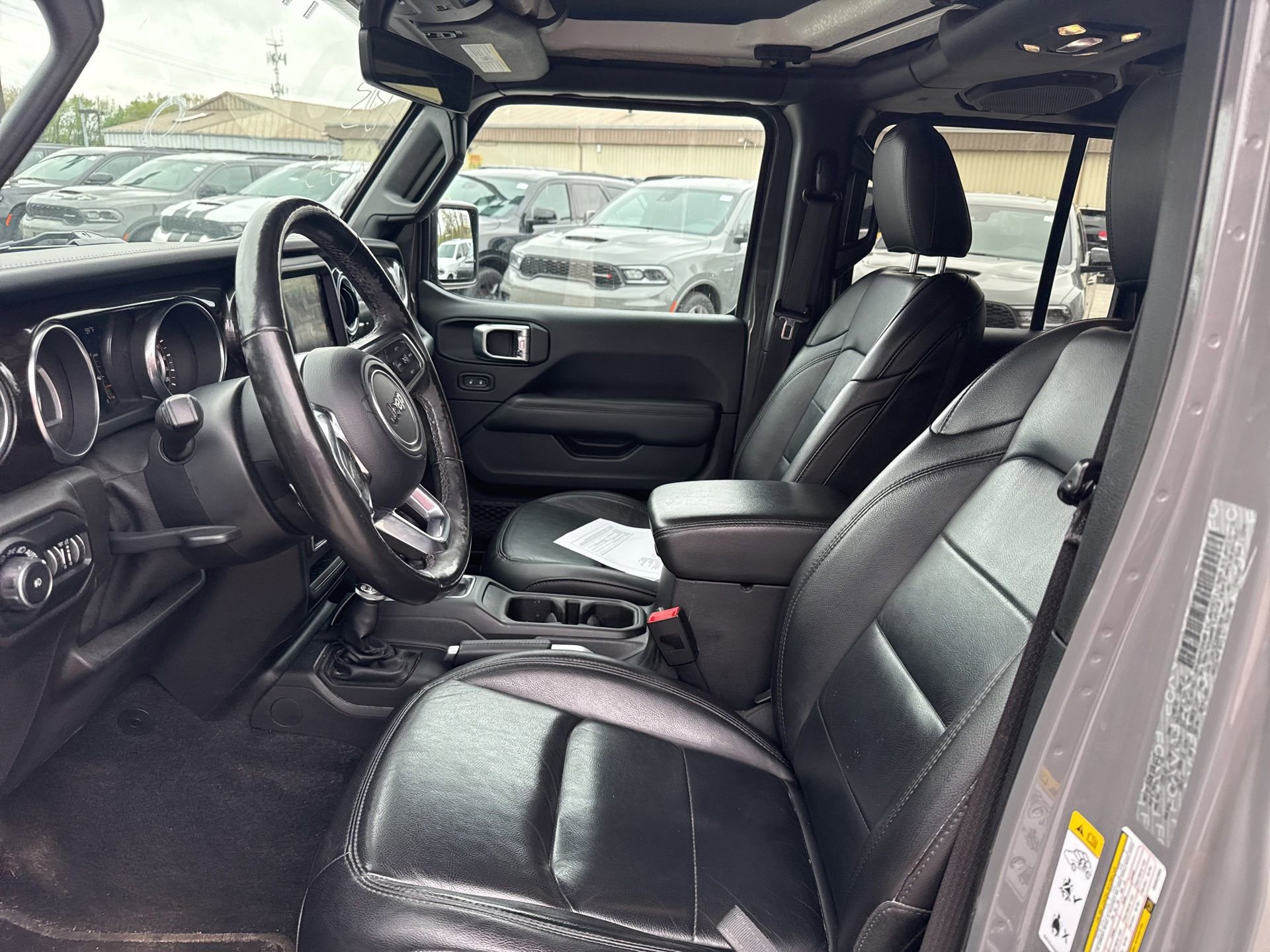 Used 2019 Jeep Wrangler Unlimited Sahara AWD/4WD image 10