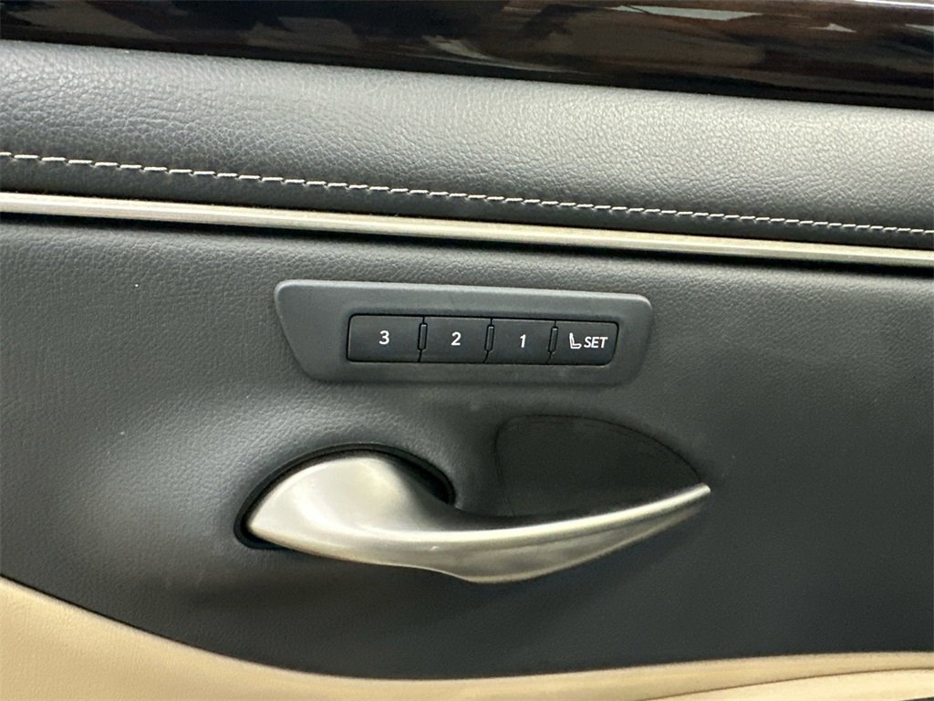 Used 2021 Lexus ES 350 w/ Premium Package image 12