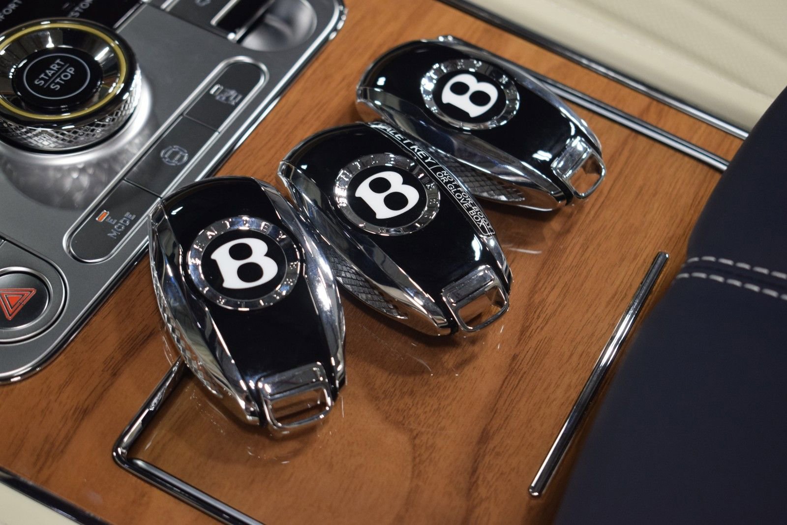 New 2026 Bentley Continental GTC AWD/4WD image 39