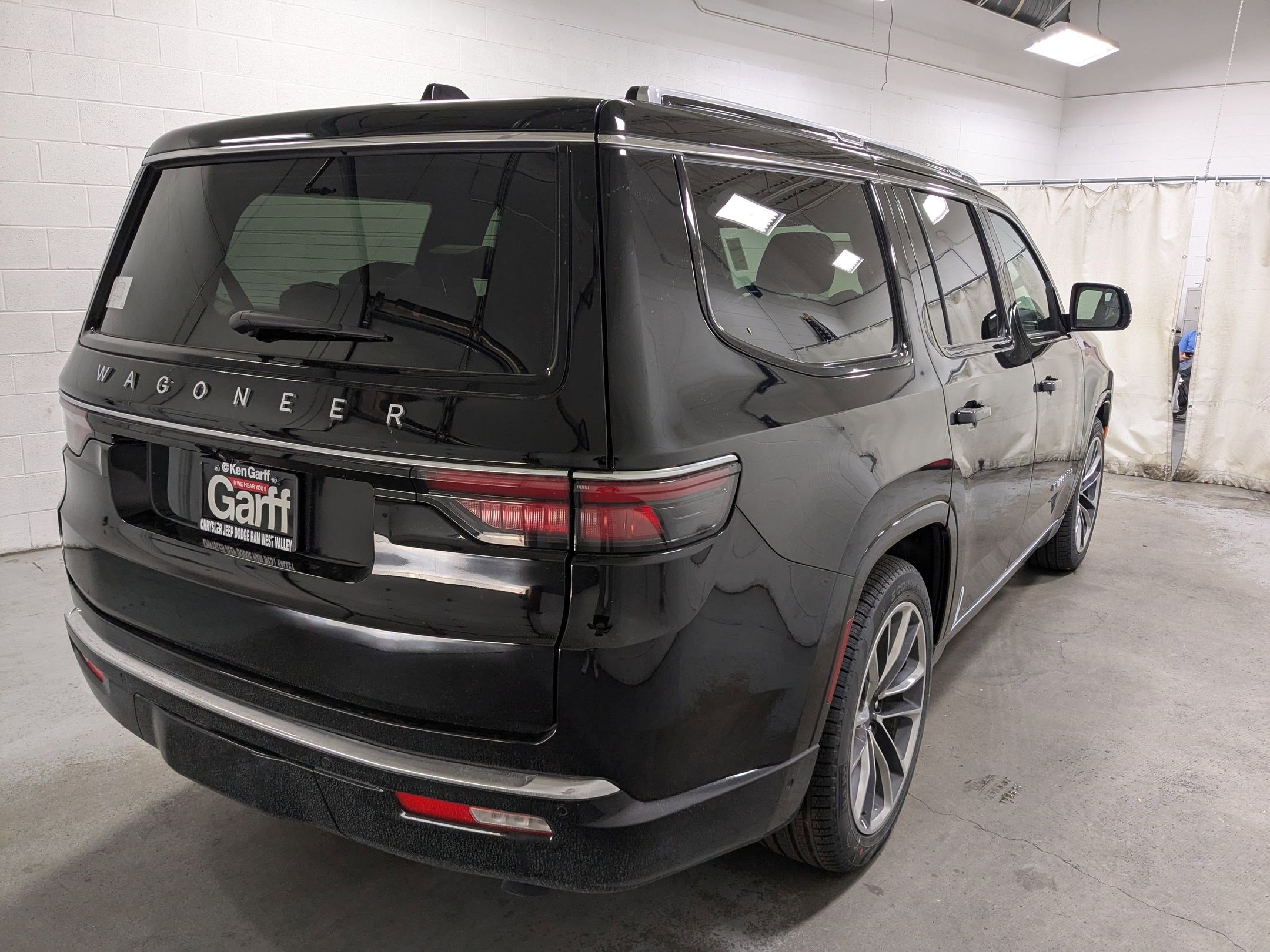 New 2025 Jeep Wagoneer Series III w/ Premium Group I image 3