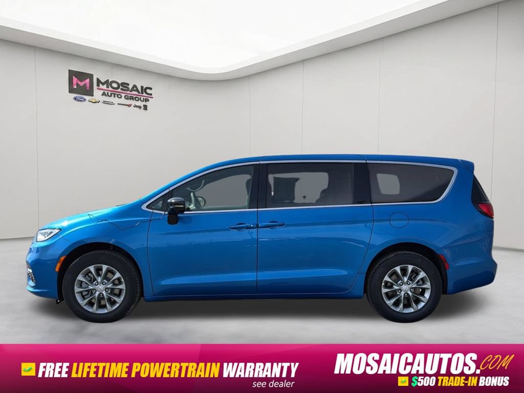 New 2026 Chrysler Pacifica Select AWD/4WD image 4