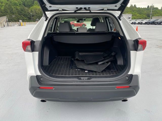 Used 2019 Toyota RAV4 XLE Premium AWD/4WD image 8