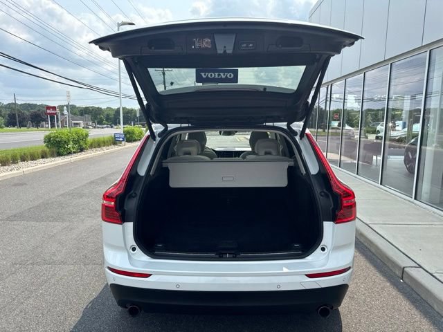 Used 2021 Volvo XC60 T5 Momentum w/ Climate Package AWD/4WD image 11