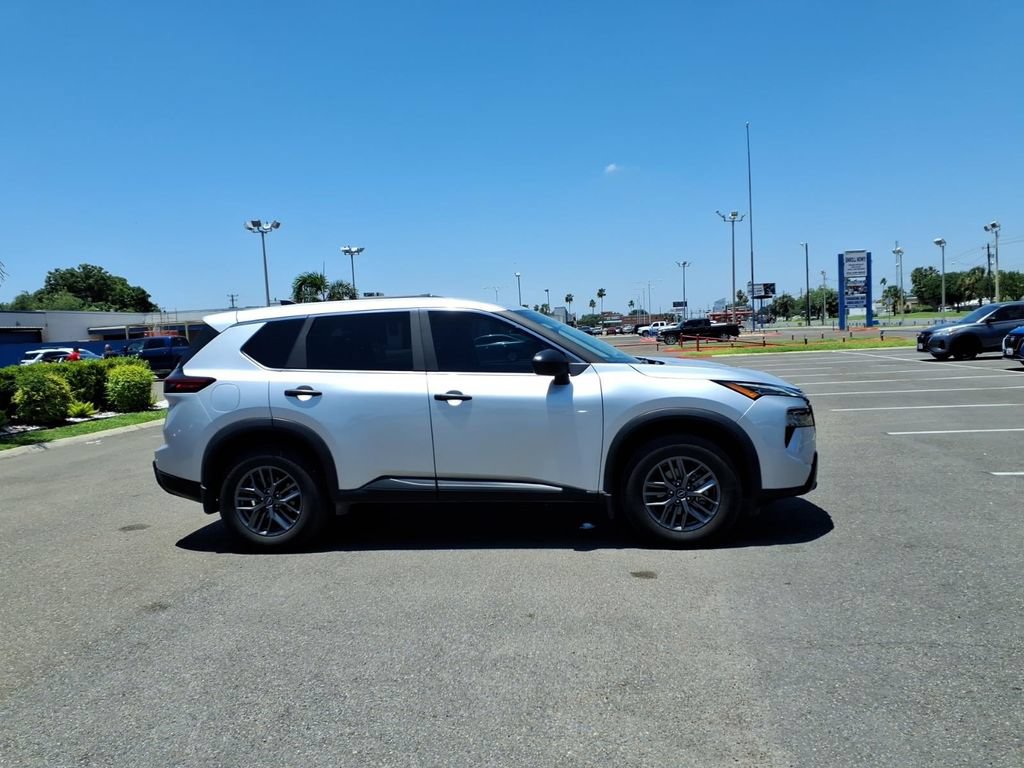 Used 2025 Nissan Rogue S FWD image 6