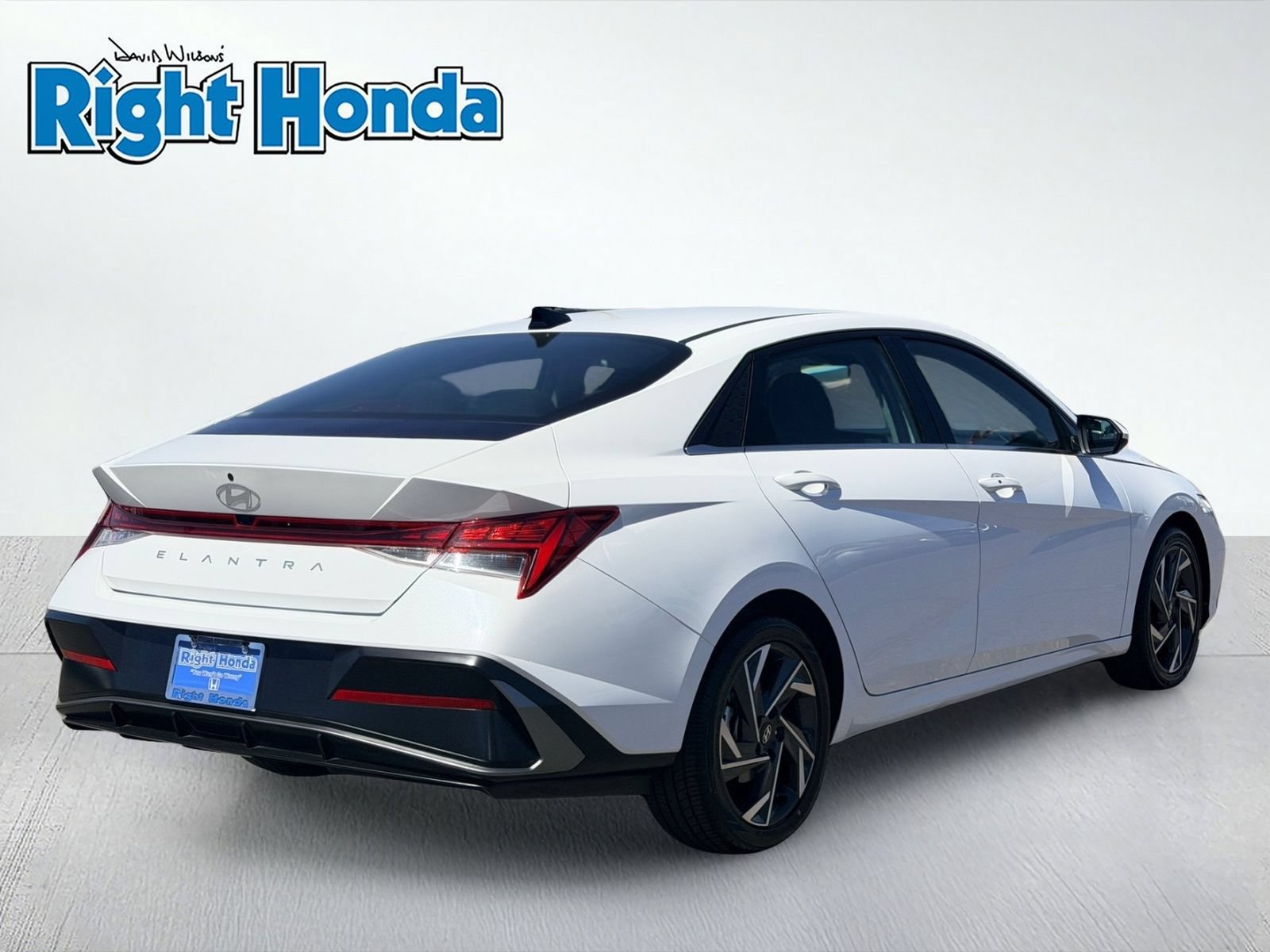 Used 2025 Hyundai Elantra SEL FWD image 7