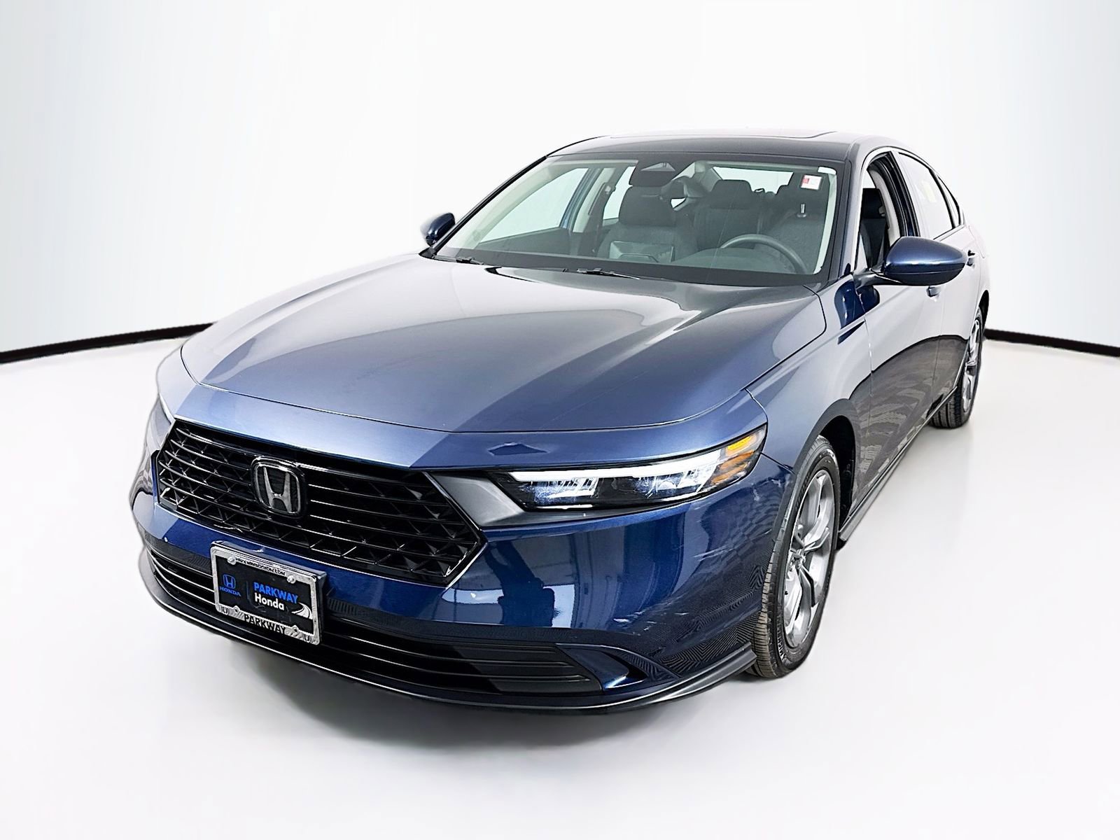 Used 2023 Honda Accord EX image 3