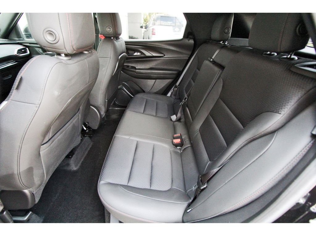 Used 2023 Chevrolet TrailBlazer RS w/ Convenience Package FWD image 6