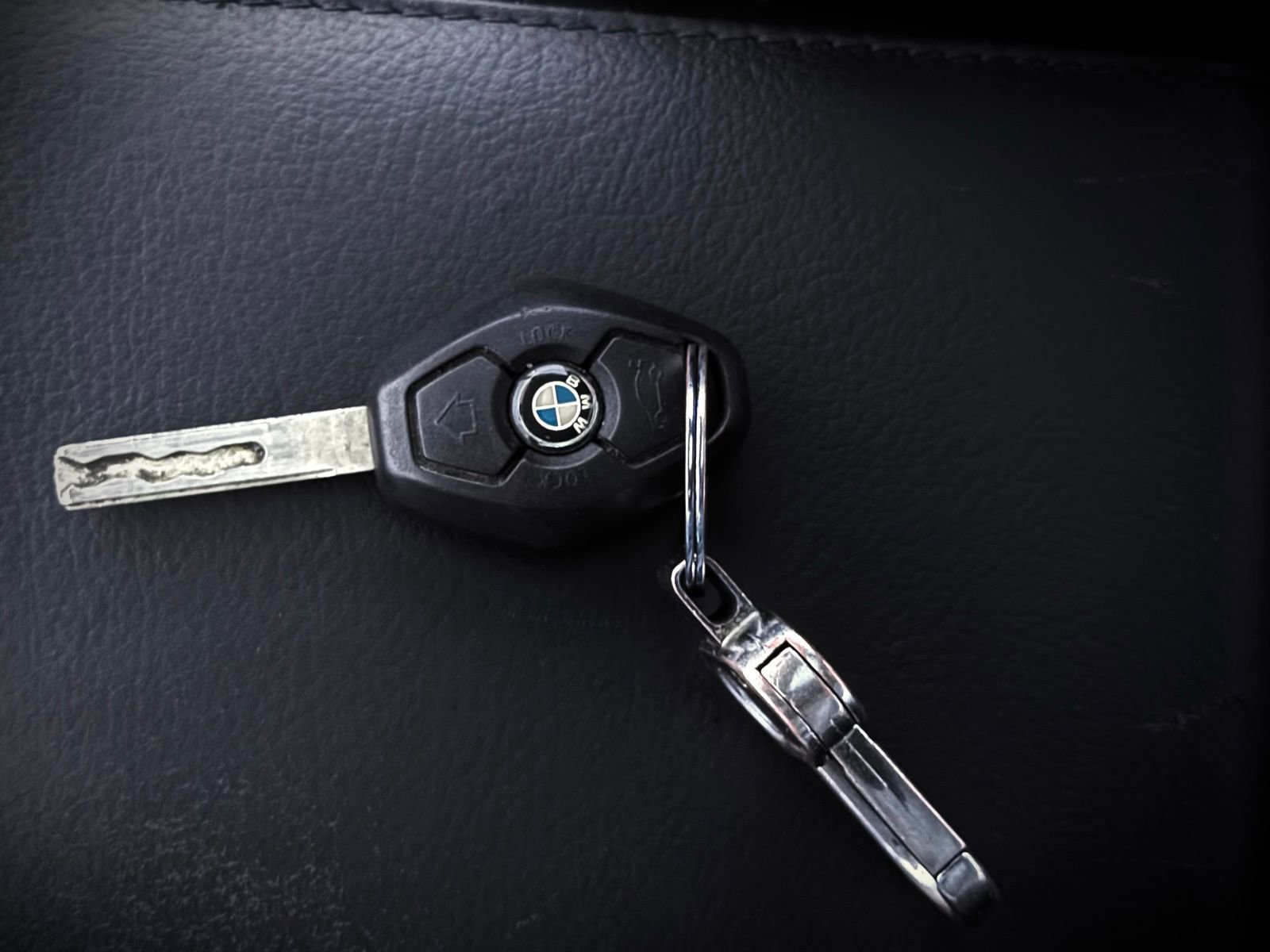 Used 2005 BMW 330xi Sedan image 43