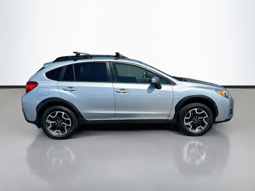 Used 2017 Subaru Crosstrek 2.0i Premium AWD/4WD image 4