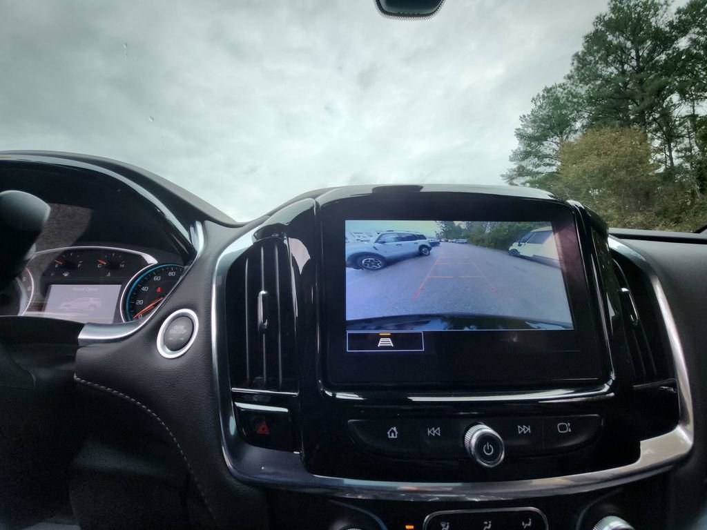 Used 2023 Chevrolet Traverse LT w/ Midnight/Sport Edition image 19