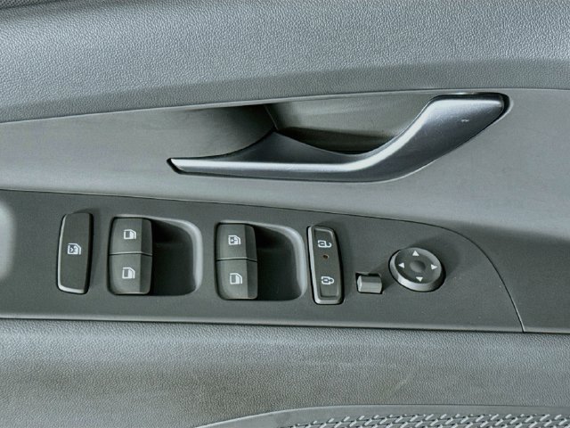 Used 2026 Hyundai Elantra Sport w/ Cargo Package FWD image 21