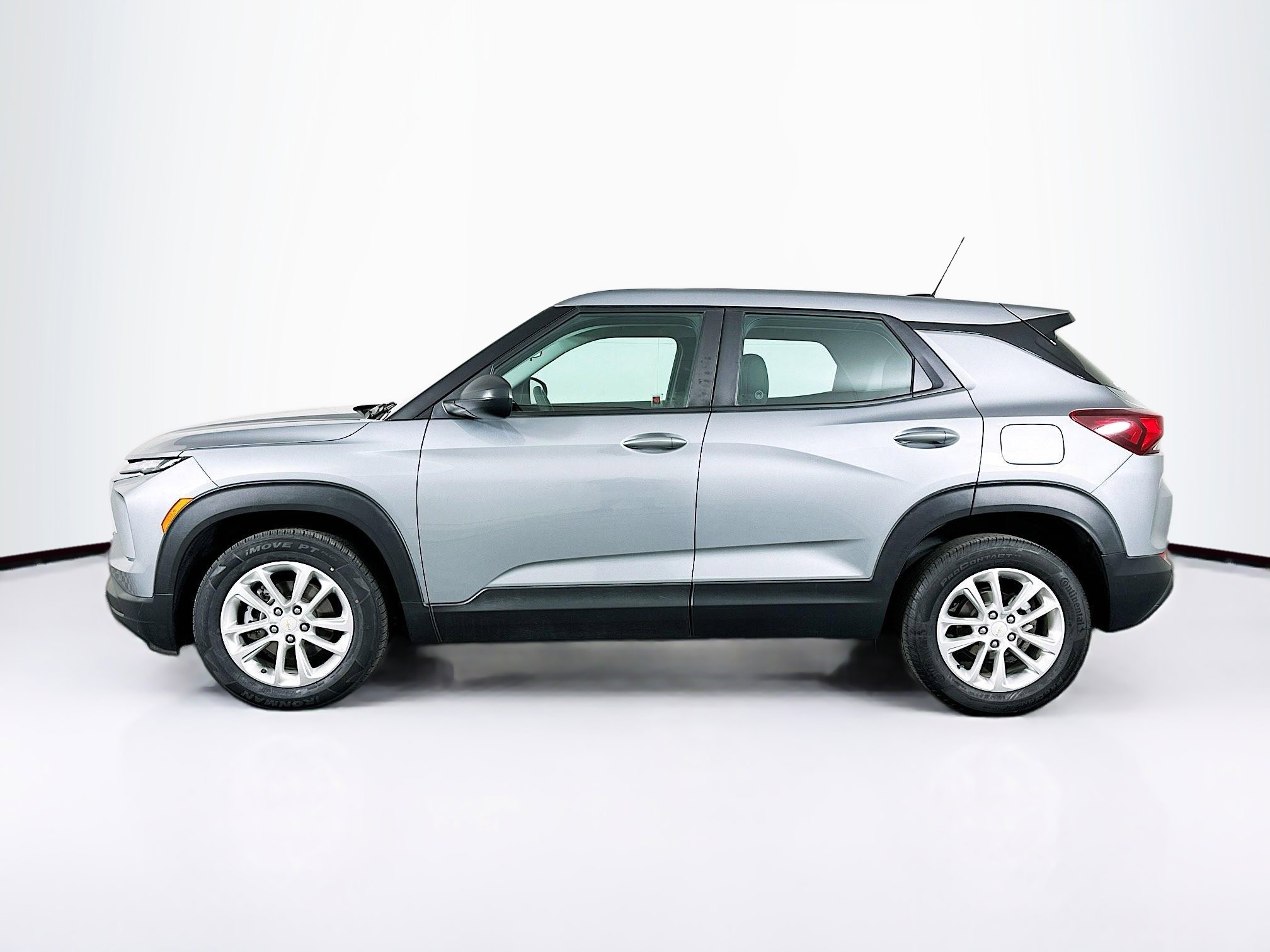 Used 2024 Chevrolet TrailBlazer LS image 4