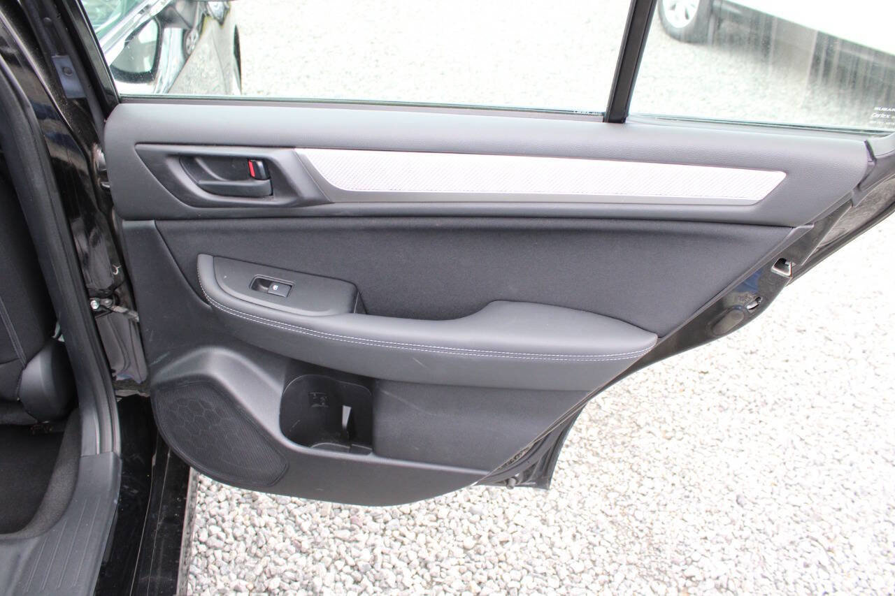 Used 2017 Subaru Legacy 2.5i AWD/4WD image 22