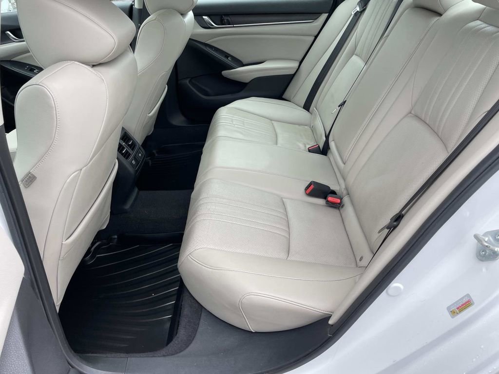 Used 2022 Honda Accord Touring image 11
