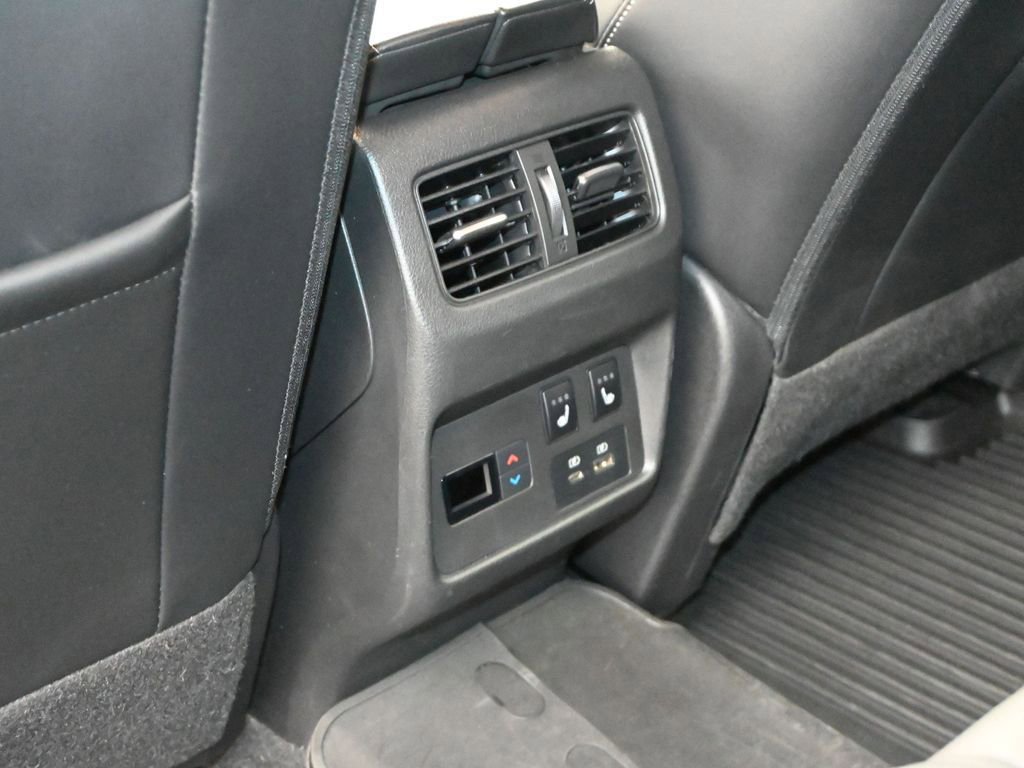 Used 2021 Nissan Rogue Platinum image 15