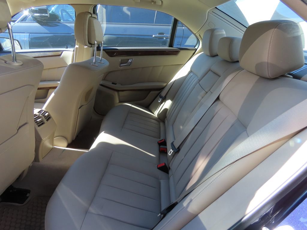 Used 2011 Mercedes-Benz E 550 Sedan image 11