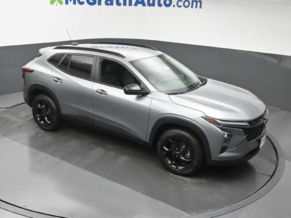 New 2026 Chevrolet Trax LT w/ Driver Confidence Package FWD image 3